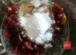 Illustration of how to make fried beef with double pepper 5