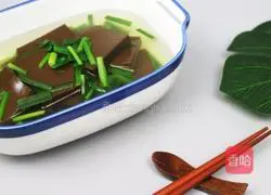 Illustration of how to make leek and pig blood soup 5