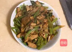 Illustration of how to make fried tofu with celery 7