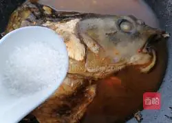 Illustration of how to make spicy fish head 11