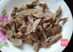 Illustration of how to make fried chicken gizzards with green peppers and carrots 3