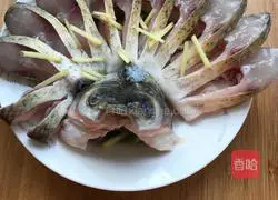 Illustration of how to make peacock fish with open tail 5