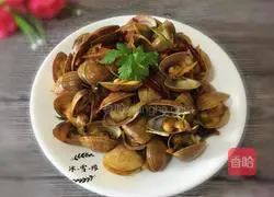Illustration of how to make spicy fried yellow clams 1
