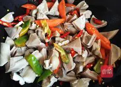 Illustration of spicy stir-fried pork belly 7