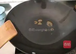 Xinjiang Large Plate Chicken Recipe Illustration 4