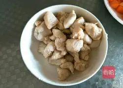 Illustration of how to make colorful diced tomato sauce 1