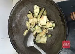 Illustration of how to make sauced eggplant 4