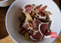 Hand-shredded cabbage Illustration of how to make fried bacon 3