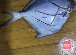 Illustration of how to make fried fresh fish 1