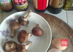 Illustration of how to make scrambled eggs with mushrooms 1