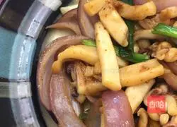 Illustration of how to make fried squid with onions 8