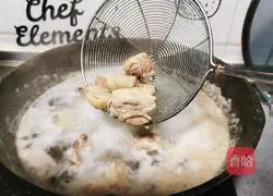 Illustration of how to cook potato and chicken nuggets 3