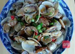 Illustration of how to stir-fry spicy huaha 11