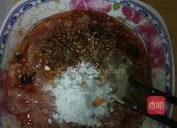 Illustration of how to make shredded pork with garlic sprouts 3