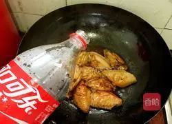 Illustration of how to make Coke Chicken Wings 6