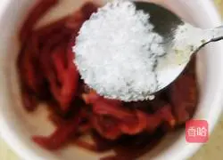 Illustration of how to make fried meat with potatoes and onions 9