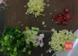 Illustration of the second way to eat a chicken (scallion chicken) 2