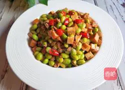 Illustration of how to make stir-fried minced edamame and dried edamame 1