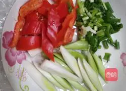 Illustration of how to make stir-fried pork belly with white radish and fragrant radish 4