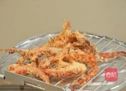 Illustration of how to make fried squid rings 8