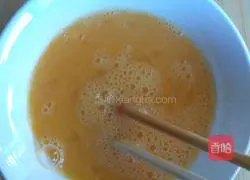 Illustration of how to make scrambled eggs with tomatoes 1