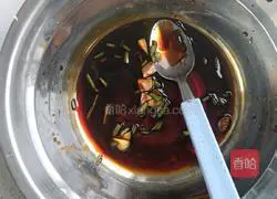 Illustration of how to make tomato rice cooker chicken wings 2