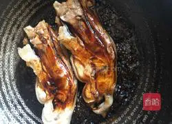 Illustration of how to make lotus root and pig's feet 9