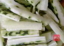 Illustration of how to make fried ham with cucumber 3