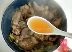 Illustration of how to make braised chicken legs 9