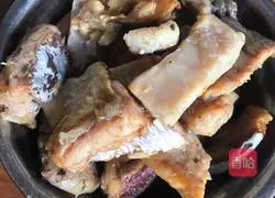 Illustration of how to make spicy steamed cured fish 3