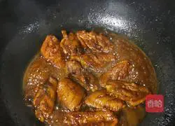 How to cook braised chicken wings Illustration 6
