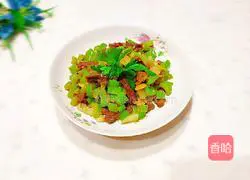 Illustration of how to make stir-fried beef tendons with celery 16