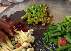 Illustration of how to make stir-fried beef 2