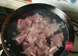 Illustration of braised pork ribs soup 2