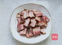 Illustration of how to cook pork head with pepper 2