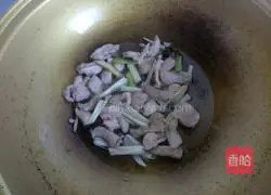 Illustration of home-style fried beans with meat 5