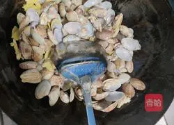 Illustration of how to make spicy fried clams 5 