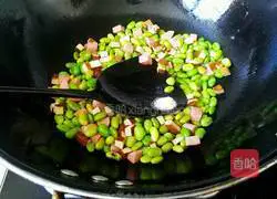 Illustration of how to make fried edamame beans and dried ham 7