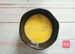 Illustration of how to make broccoli and egg fried rice 3