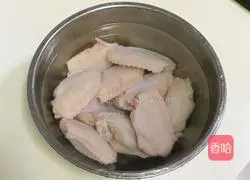 Illustration of Korean finger-sucking fried chicken wings 2