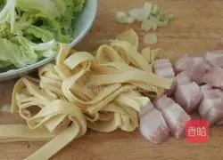 Pork Belly, Cabbage and Dried Tofu Stew Recipe Illustration 1