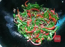 Illustration of how to make shredded beef with pepper 9
