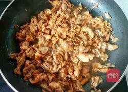 Hebei scallions and cumin Illustration of how to make mutton slices 5