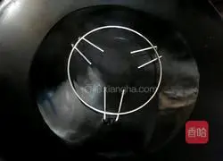 Illustration of how to make soy sauce fish 6