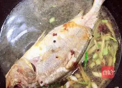 Illustration of how to cook yellow croaker with homemade sauce 11