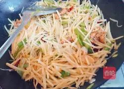 Illustration of how to make fried pork with shredded potatoes 9