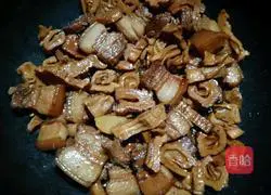 Illustration of how to make braised pork with dried bamboo shoots 10