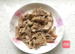 Illustration of how to make hot pepper and bone meat 2