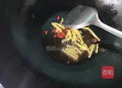 Illustration of how to make fried sausage with spring bamboo shoots 9