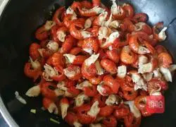 Illustration of how to make spicy crayfish tail 5